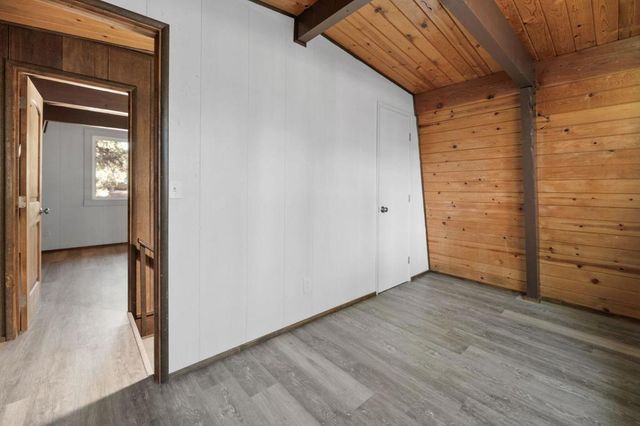 2063 10th Lane, Big Bear, CA 92314