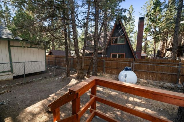 2063 10th Lane, Big Bear, CA 92314