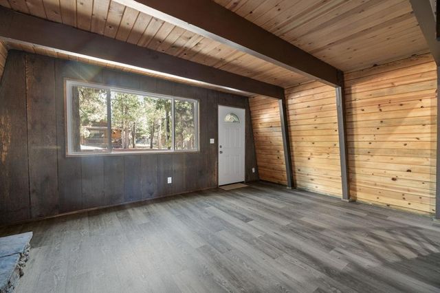 2063 10th Lane, Big Bear, CA 92314