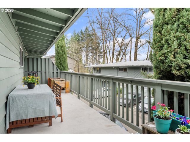 1025 Sw BERTHA Blvd 3, Portland, OR 97219