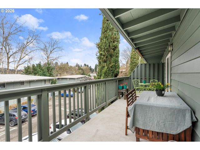 1025 Sw BERTHA Blvd 3, Portland, OR 97219