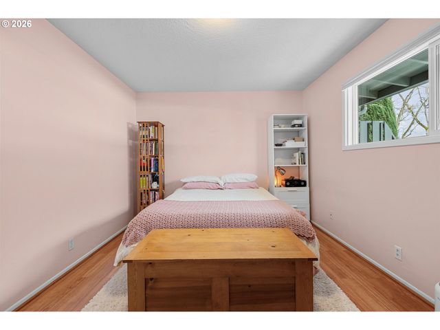 1025 Sw BERTHA Blvd 3, Portland, OR 97219