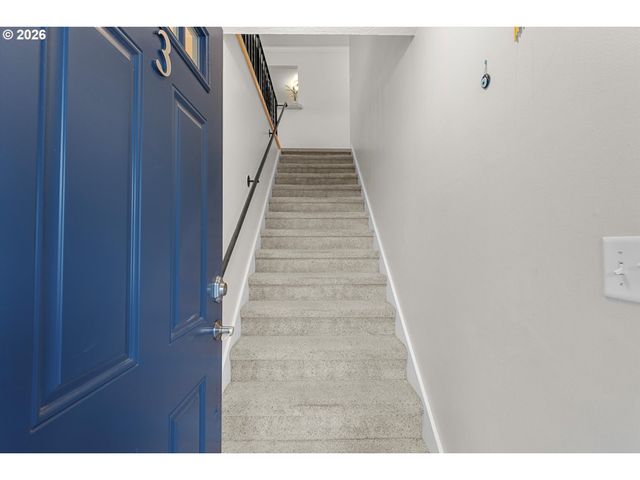 1025 Sw BERTHA Blvd 3, Portland, OR 97219