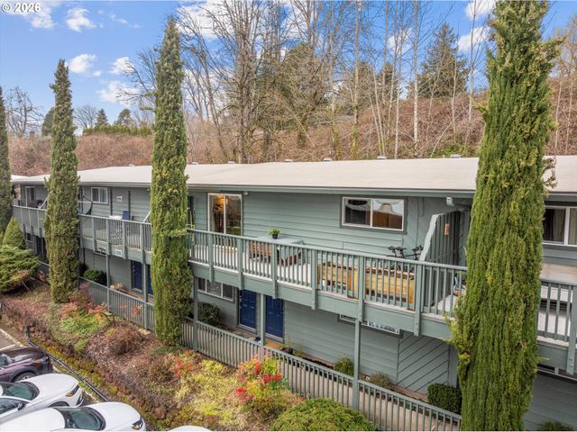 1025 Sw BERTHA Blvd 3, Portland, OR 97219