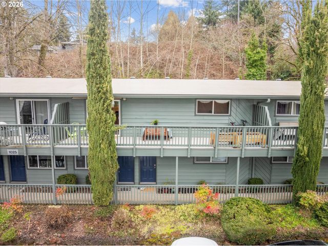 1025 Sw BERTHA Blvd 3, Portland, OR 97219
