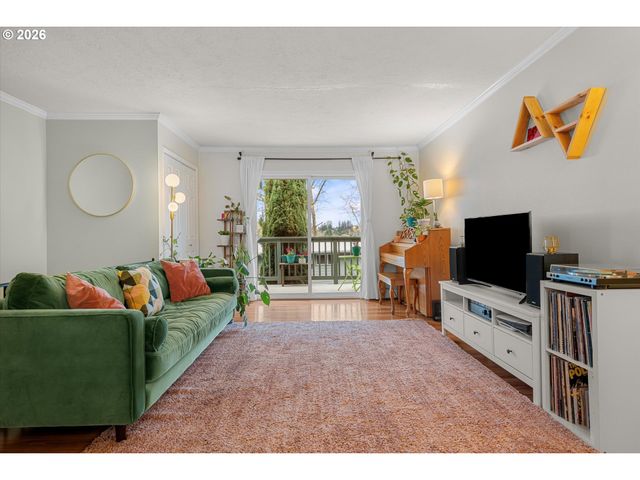 1025 Sw BERTHA Blvd 3, Portland, OR 97219