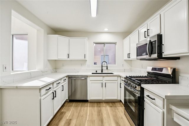 6027 Riflecrest Avenue, Las Vegas, NV 89156