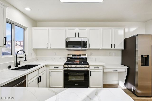 6027 Riflecrest Avenue, Las Vegas, NV 89156