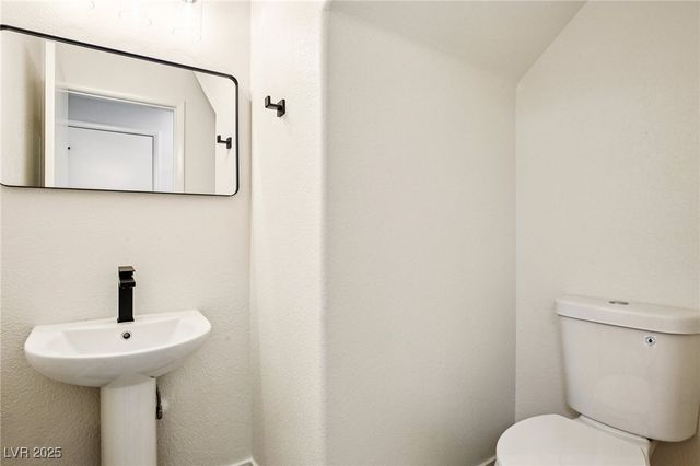 6027 Riflecrest Avenue, Las Vegas, NV 89156