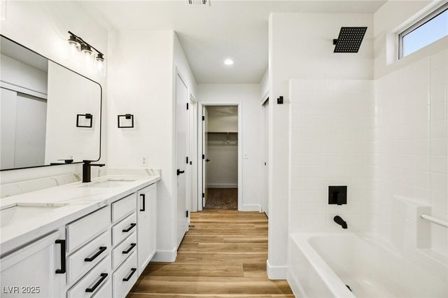 6027 Riflecrest Avenue, Las Vegas, NV 89156