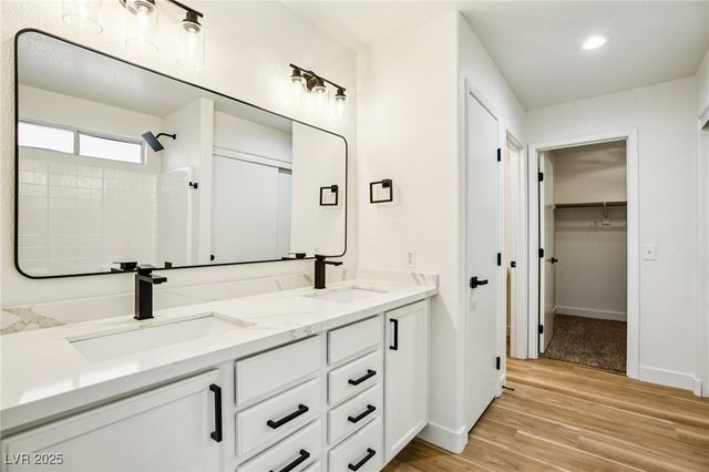 6027 Riflecrest Avenue, Las Vegas, NV 89156