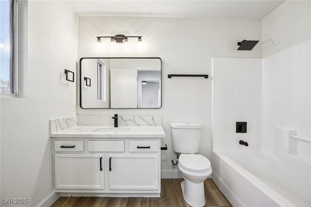 6027 Riflecrest Avenue, Las Vegas, NV 89156