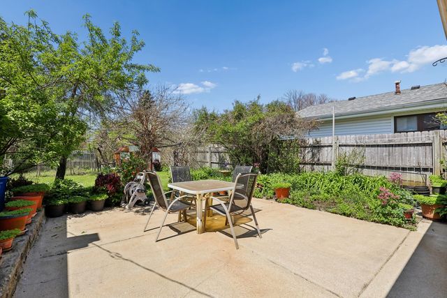 2N160 Fairfield Avenue, Lombard, IL 60148