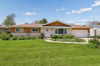 2N160 Fairfield Avenue, Lombard, IL 60148