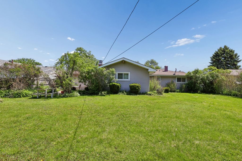 Image 20 of property listing at 2N160 Fairfield Avenue, Lombard, IL 60148