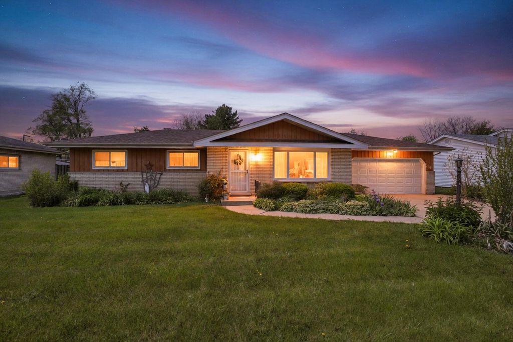 Image 22 of property listing at 2N160 Fairfield Avenue, Lombard, IL 60148