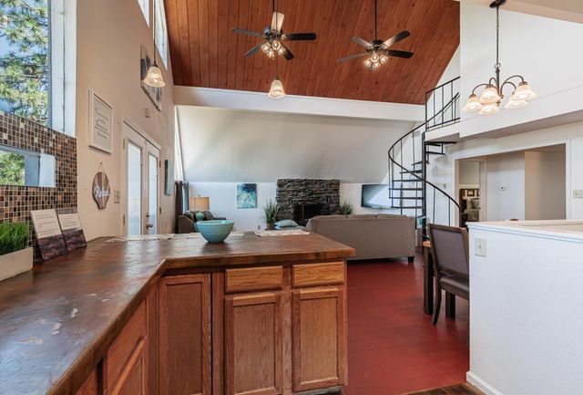 42492 Buckeye Road, Oakhurst, CA 93644