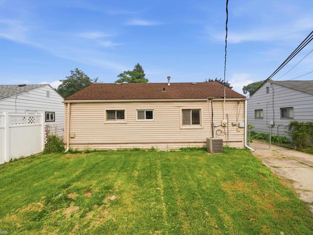 28311 Waverly Street, Roseville, MI 48066