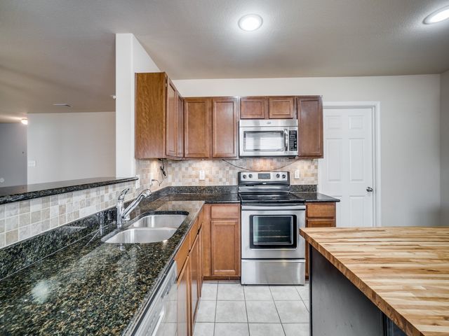 76 Daisy Drive, Fate, TX 75087