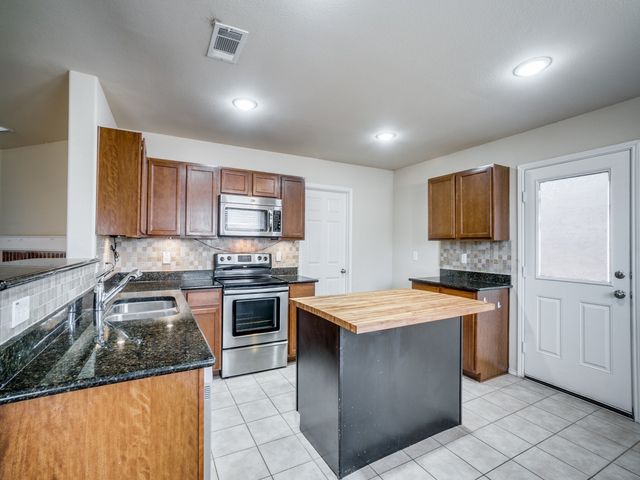 76 Daisy Drive, Fate, TX 75087