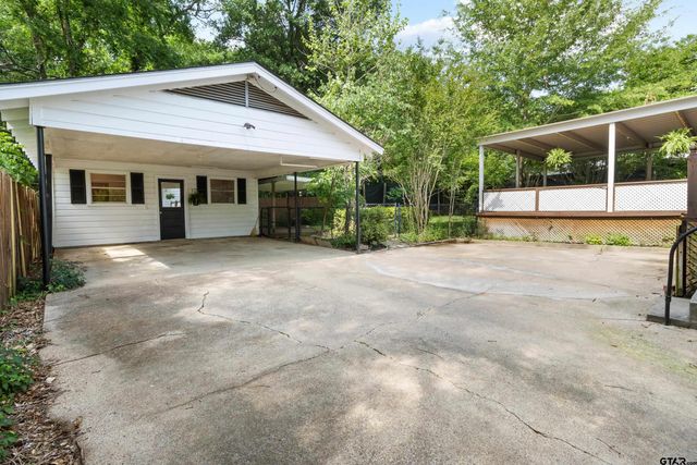 514 W Main St, Henderson, TX 75652