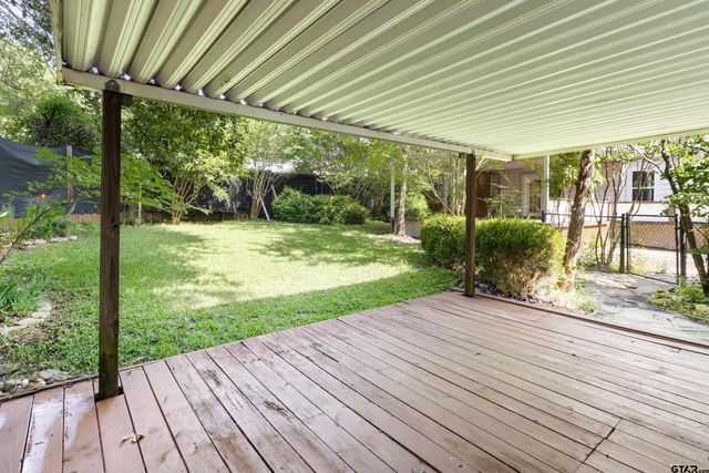 514 W Main St, Henderson, TX 75652