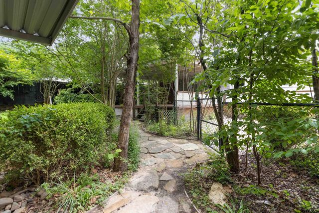 514 W Main St, Henderson, TX 75652