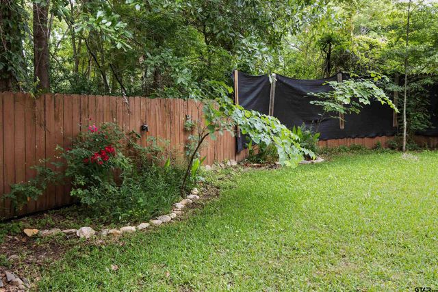 514 W Main St, Henderson, TX 75652