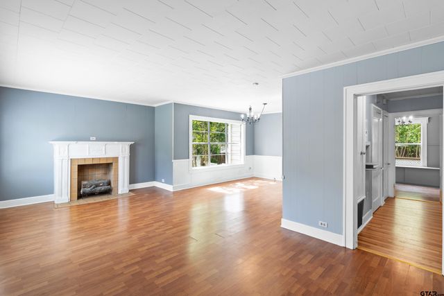 514 W Main St, Henderson, TX 75652