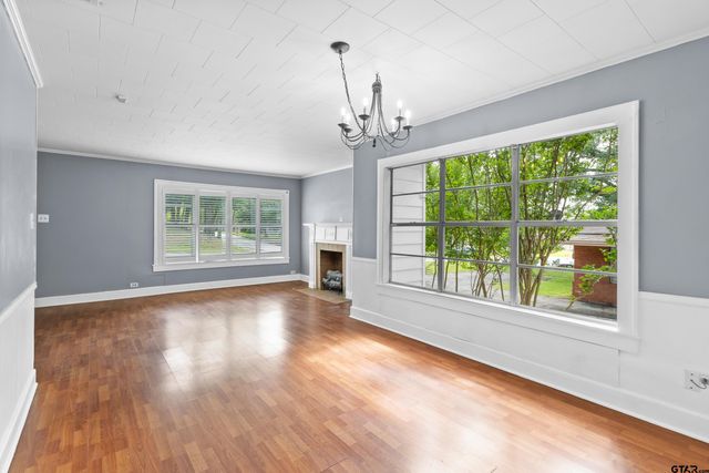 514 W Main St, Henderson, TX 75652