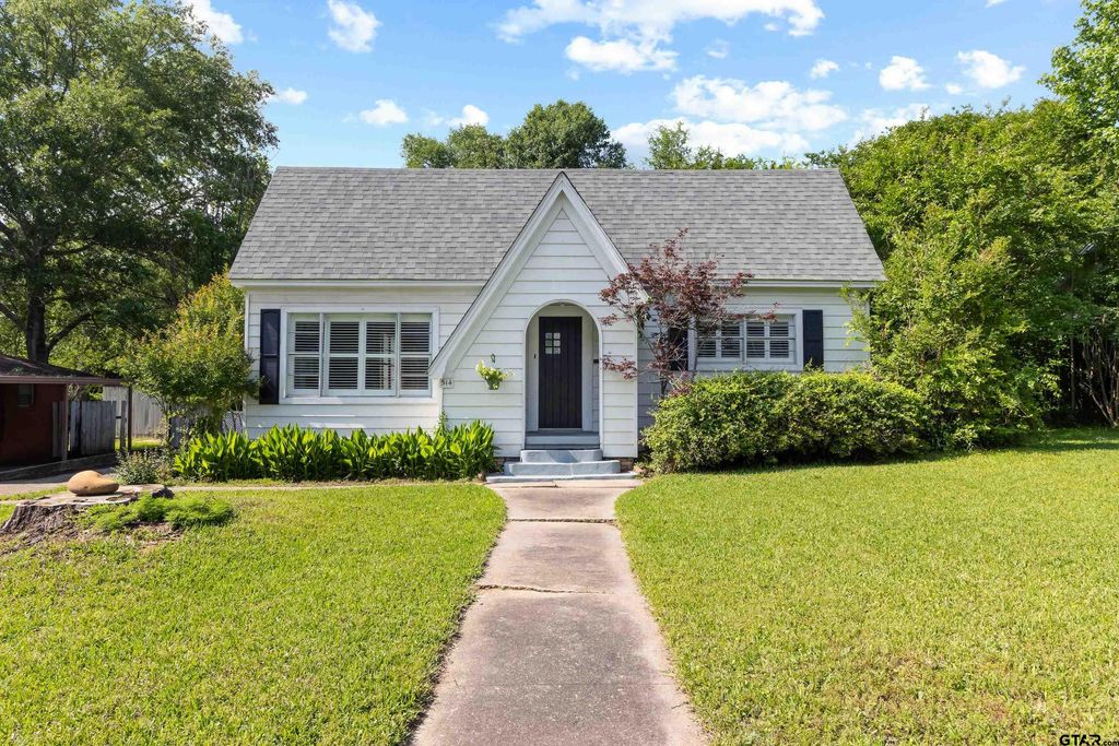 514 W Main St, Henderson, TX 75652