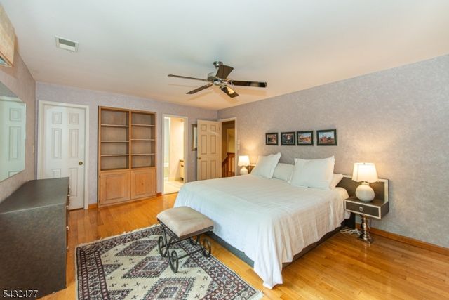 21 Lockley Ct, Mountain Lakes Boro, NJ 07046