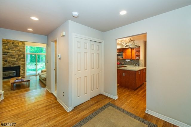 21 Lockley Ct, Mountain Lakes Boro, NJ 07046