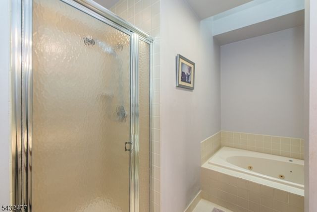 21 Lockley Ct, Mountain Lakes Boro, NJ 07046