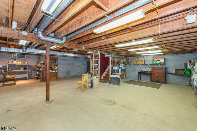 21 Lockley Ct, Mountain Lakes Boro, NJ 07046