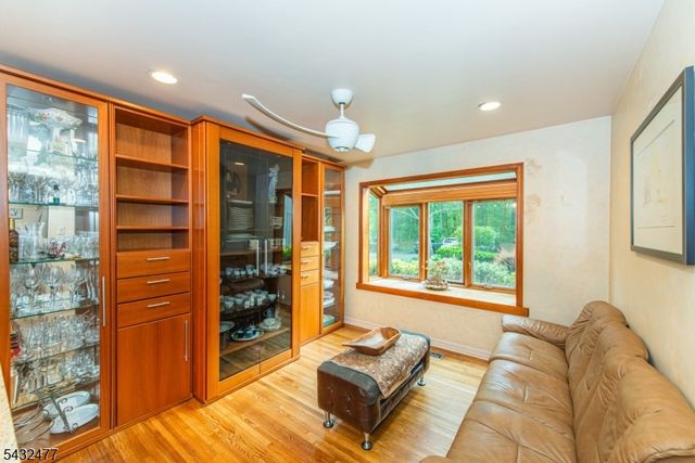 21 Lockley Ct, Mountain Lakes Boro, NJ 07046