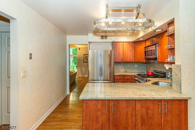 21 Lockley Ct, Mountain Lakes Boro, NJ 07046