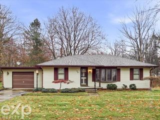 39 S Flower Street, Croswell, MI 48422