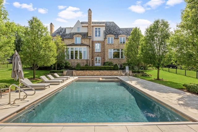 15W170 60TH Street, Burr Ridge, IL 60527