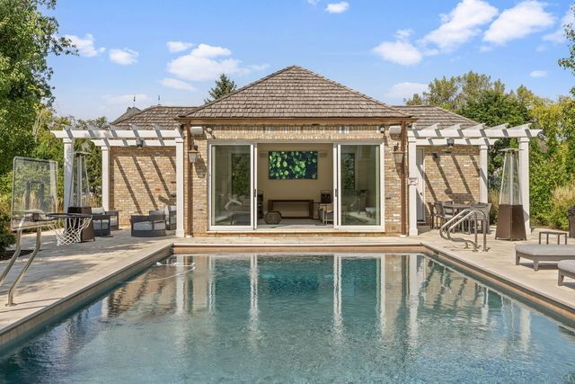 15W170 60TH Street, Burr Ridge, IL 60527