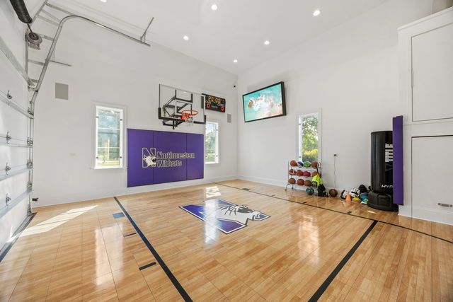 15W170 60TH Street, Burr Ridge, IL 60527