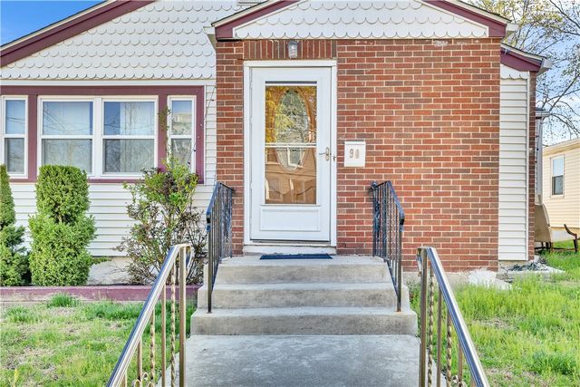 90 Woodbine Street, Providence, RI 02906