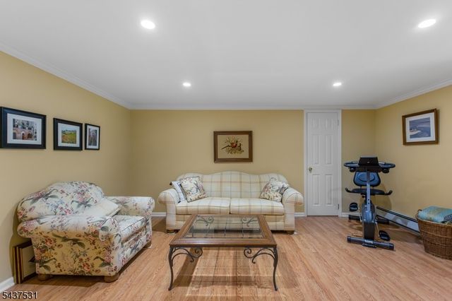 34 Cross Rd, Bernards Twp., NJ 07920