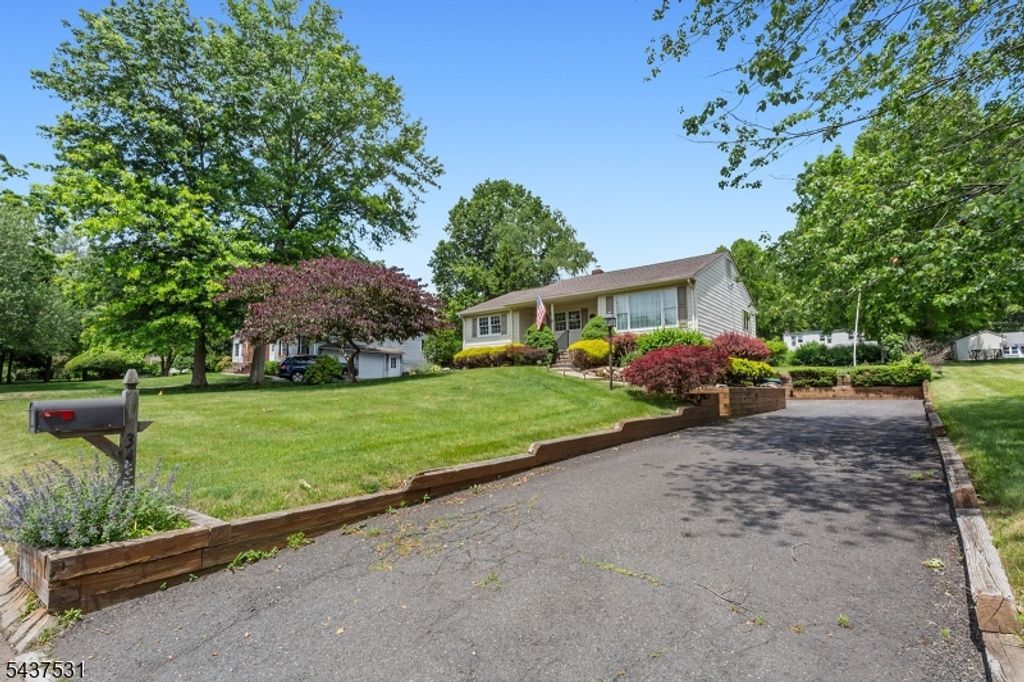 34 Cross Rd, Bernards Twp., NJ 07920