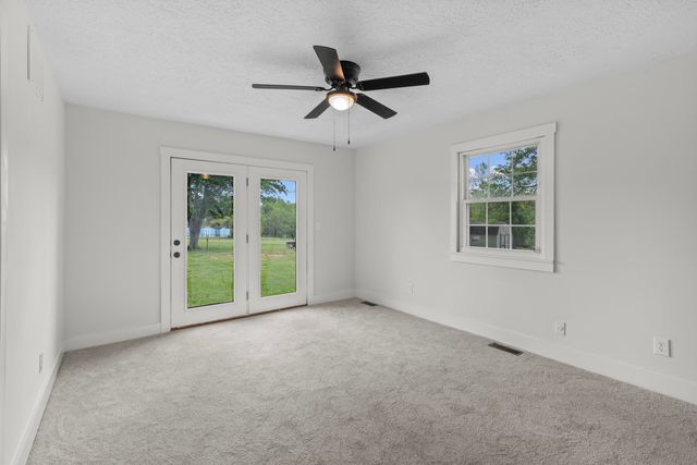 16 Meadowbrook Drive, Frankfort, KY 40601
