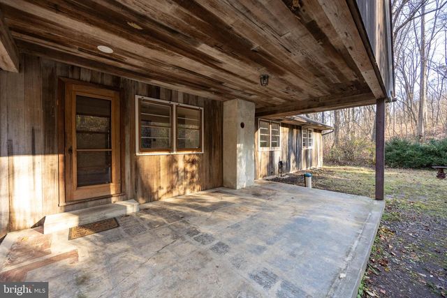 22 BERTOLET SCHOOL RD, Spring City, PA 19475