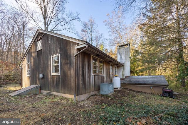 22 BERTOLET SCHOOL RD, Spring City, PA 19475