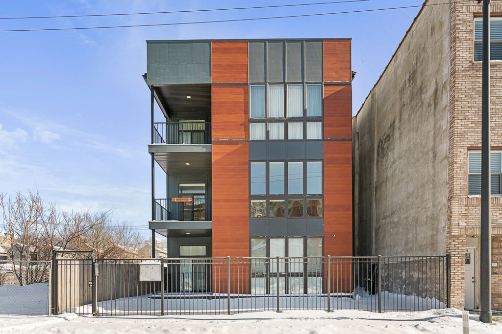 3655 S Indiana Avenue 2, Chicago, IL 60653