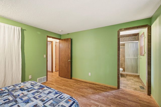 1612 E 49th Ave, Spokane, WA 99223