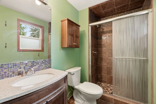 1612 E 49th Ave, Spokane, WA 99223